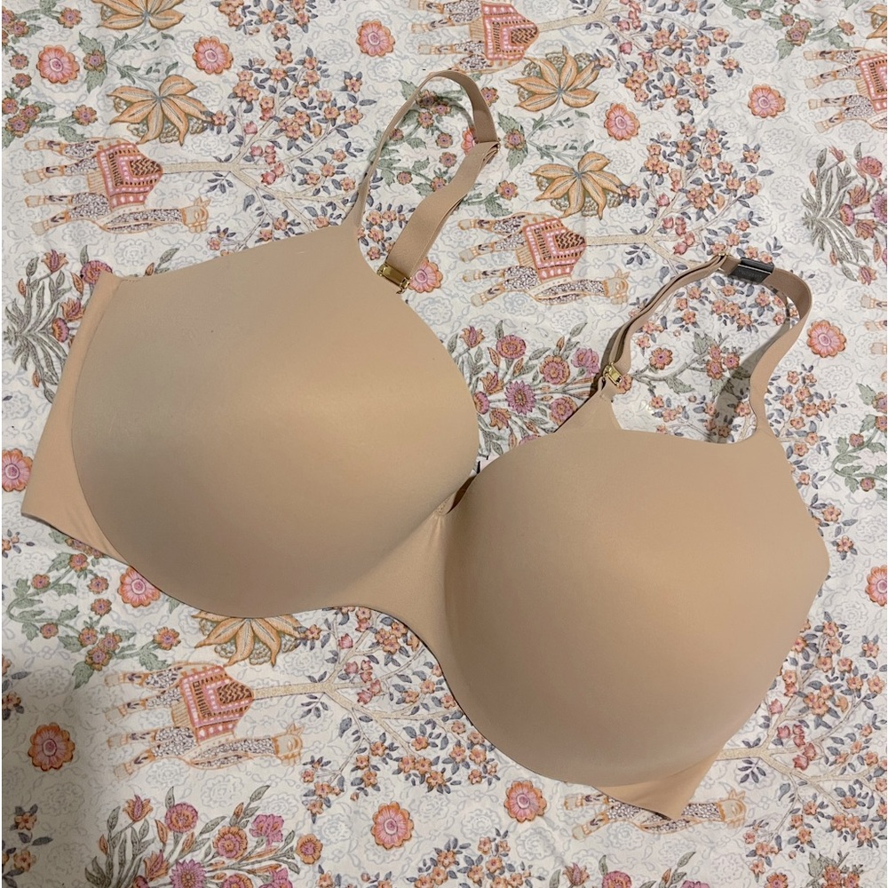 NWT Victoria’s Secret Light Push Up Perfect Shape Bra
